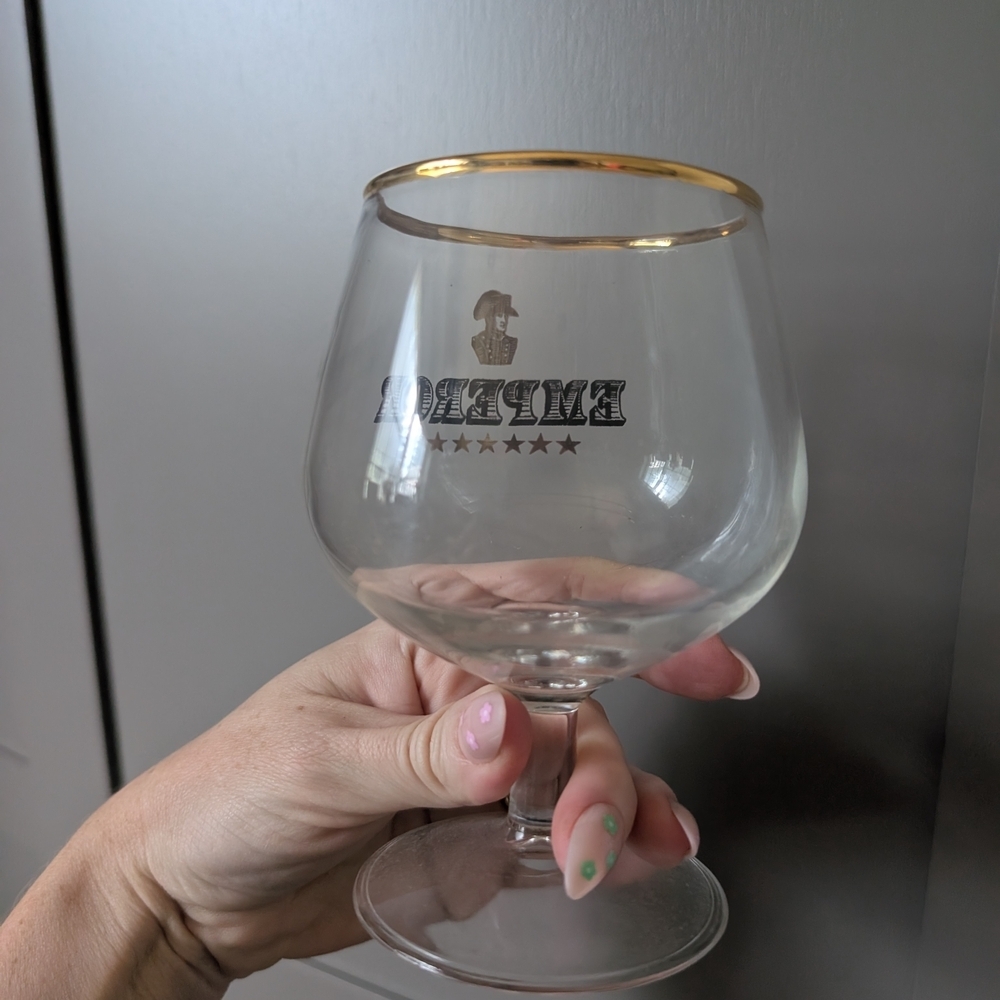 Emperor Glass with Gold Rim - Picture 4 of 7